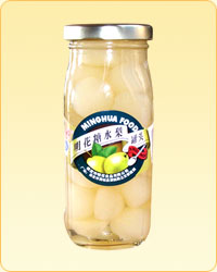 Canned pear in syrup